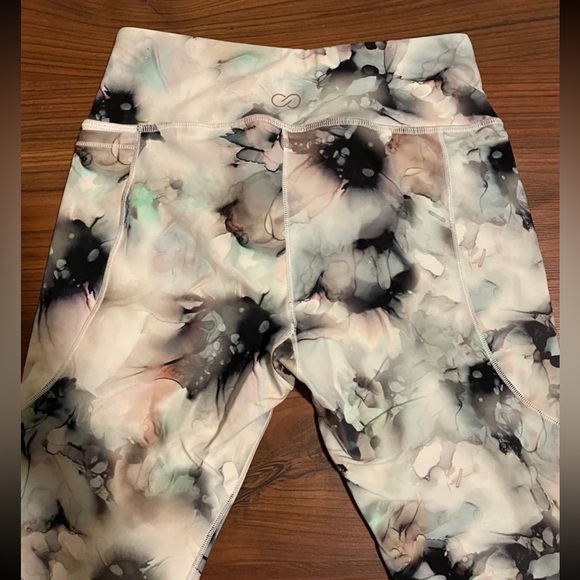 calia by carrie underwood leggings - Picture 9 of 10